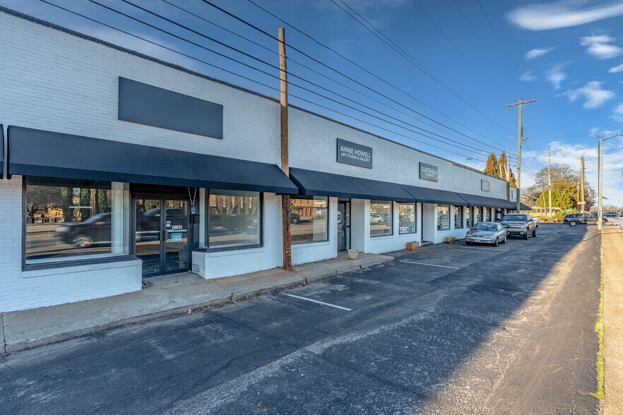 More Photos Of 1823-1841 Wade Hampton Blvd, Greenville Unknown For Lease