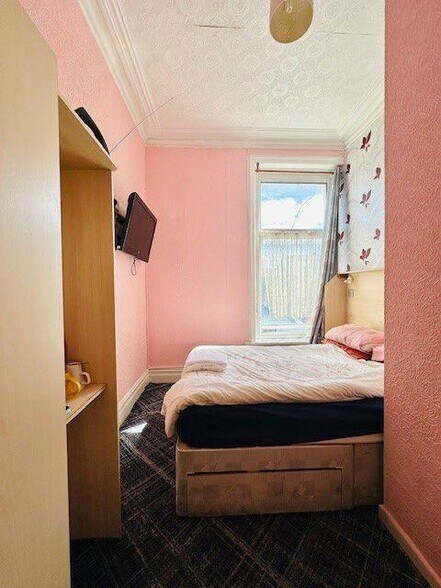 More Photos Of 4 Station Rd, Blackpool Hotel For Sale