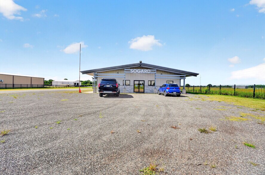 More Photos Of 4612 County Road 2200, Greenville Showroom For Sale