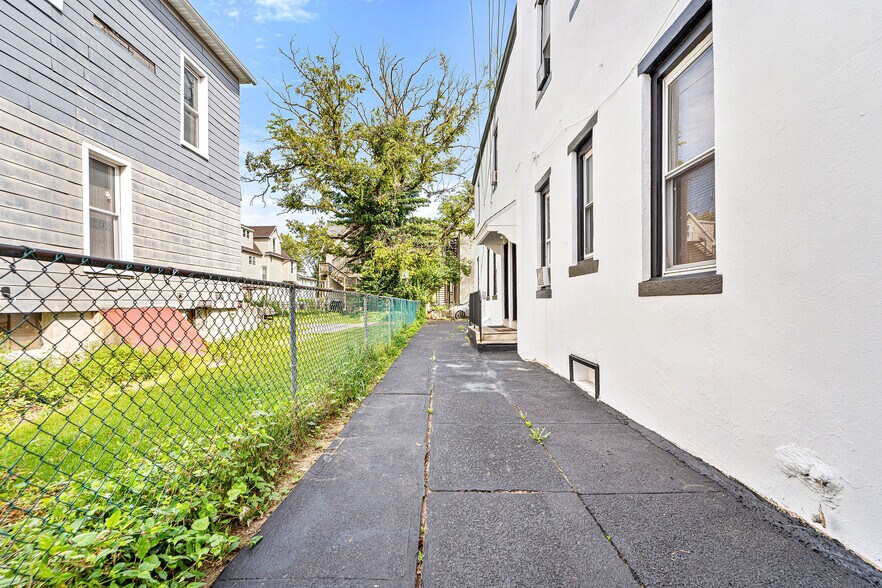 More Photos Of 156 Chestnut Ave, Oaklyn Apartments For Sale