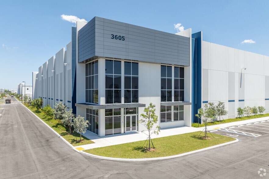 More Photos Of NW 107th Ave, Doral Unknown For Lease