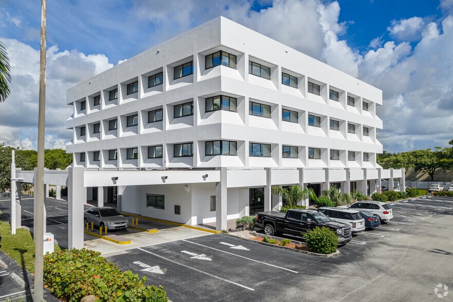 More Photos Of 351 S Cypress Rd, Pompano Beach Office For Sale