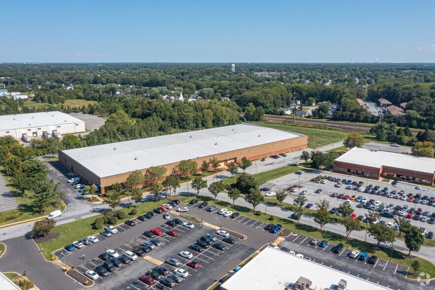 More Photos Of 300 White Clay Center Dr, Newark Warehouse For Lease