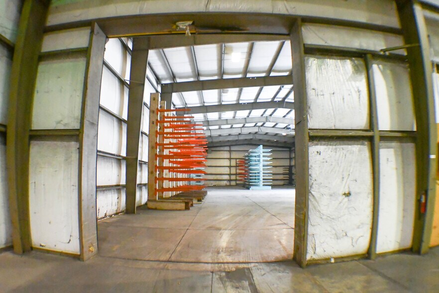 More Photos Of 3000 S 1st St, Clinton Manufacturing For Sale