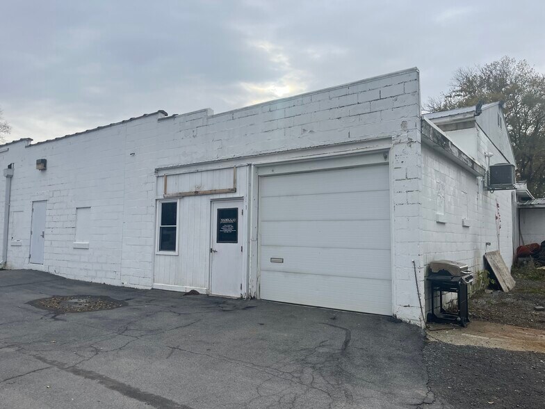 More Photos Of 165 Freemans Bridge Rd, Schenectady General Retail For Sale