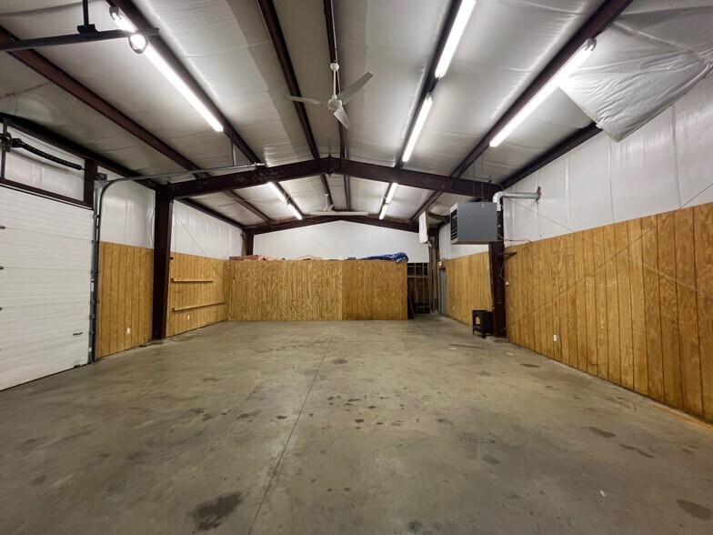 More Photos Of 841 Route 32, North Franklin Light Distribution For Lease