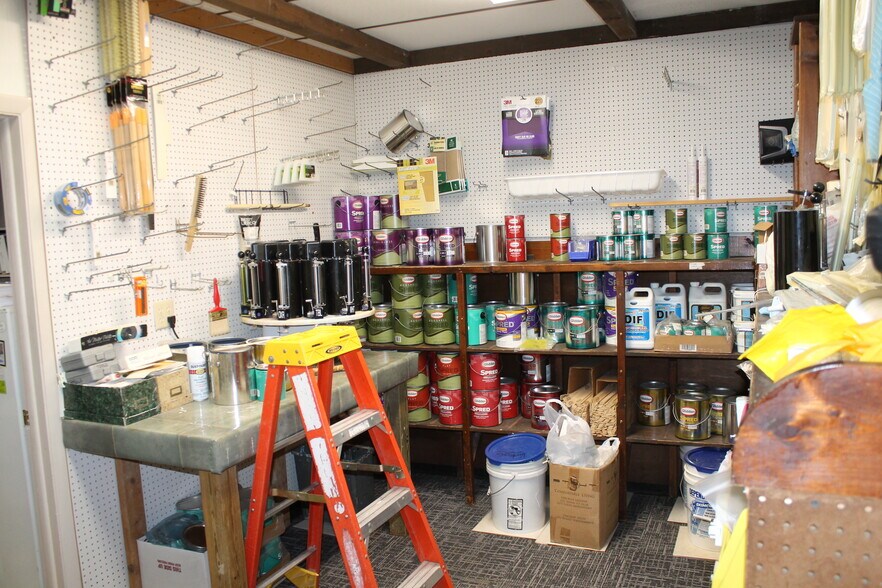 More Photos Of 325 W Elm St, Sycamore General Retail For Sale