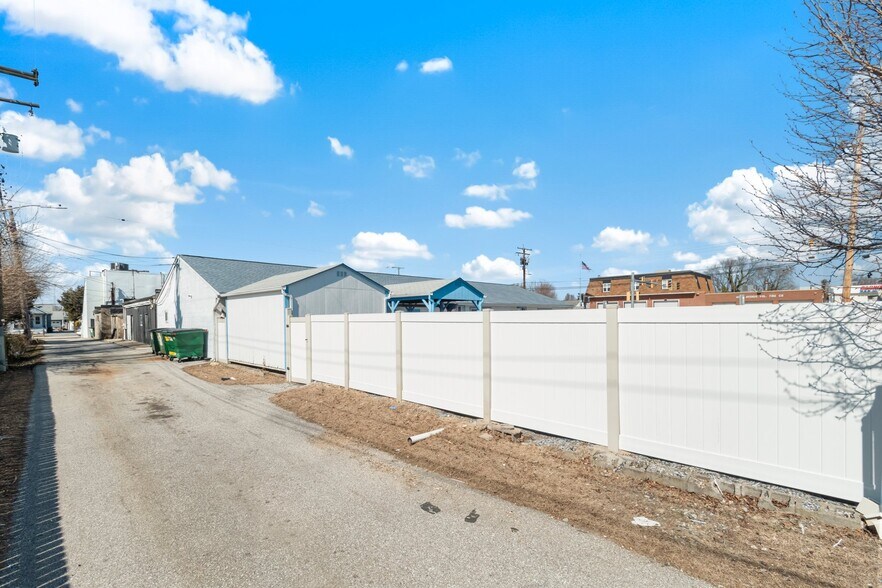 More Photos Of 211 Wise Ave, Dundalk Schools For Sale