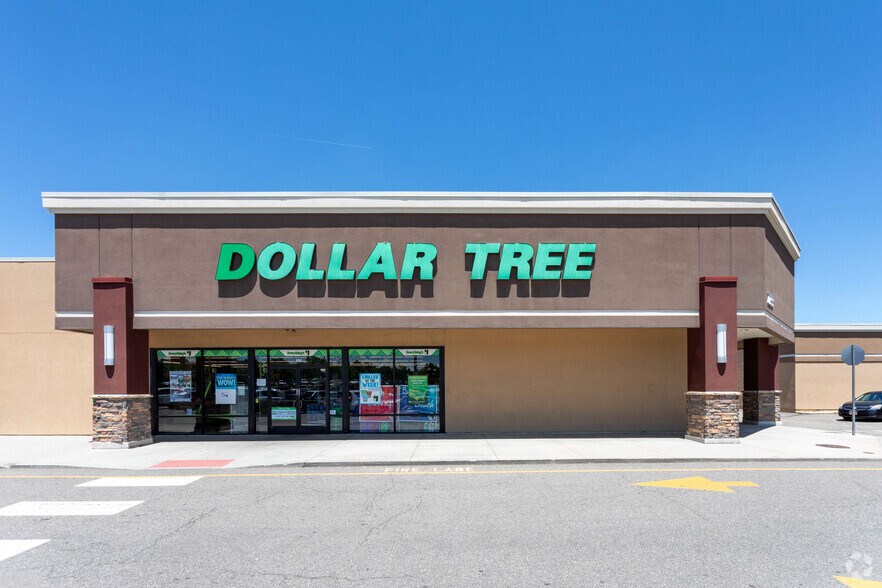 More Photos Of 2223 S Monaco Pky, Denver Unknown For Lease