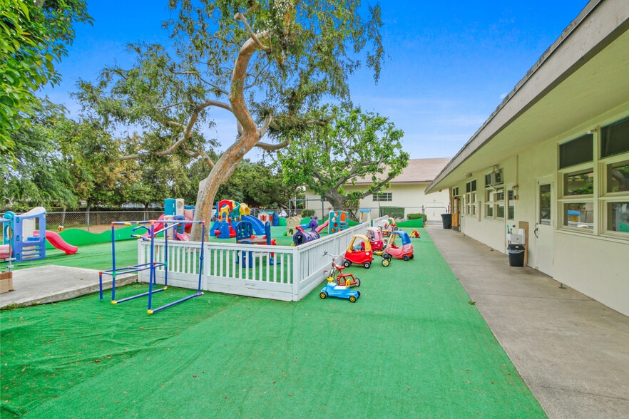 More Photos Of 2555 Santiago St, Santa Ana Schools For Sale