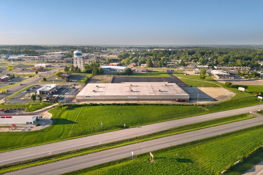 More Photos Of 2063 W 4th St, Mansfield Freestanding For Lease