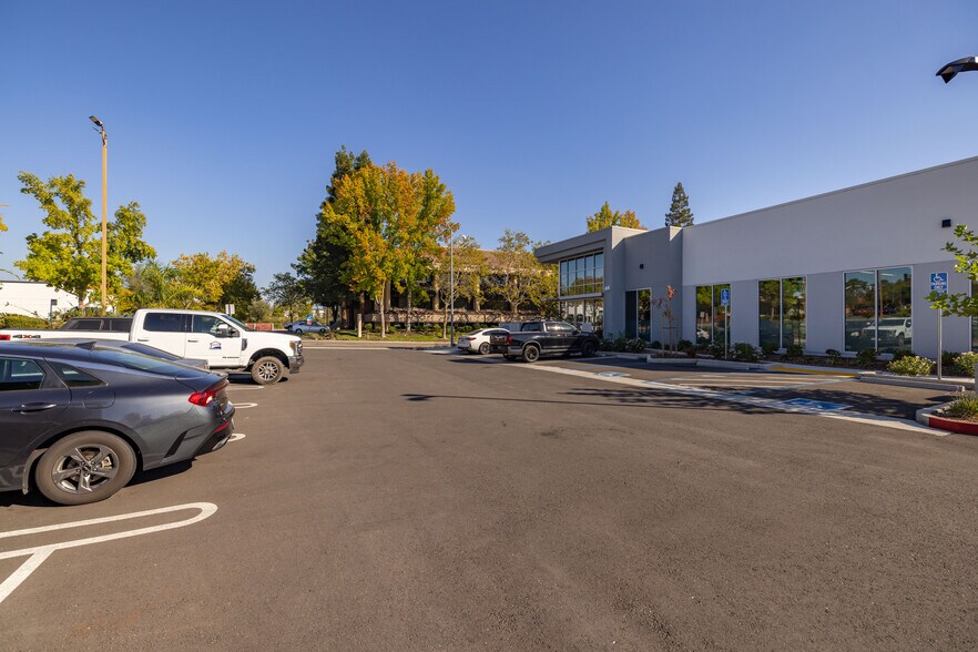 More Photos Of 1623 Santa Clara Dr, Roseville Medical For Lease