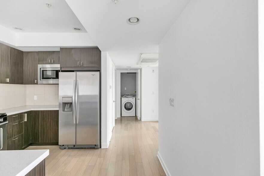 More Photos Of 11900 Courtleigh Dr, Los Angeles Apartments For Sale