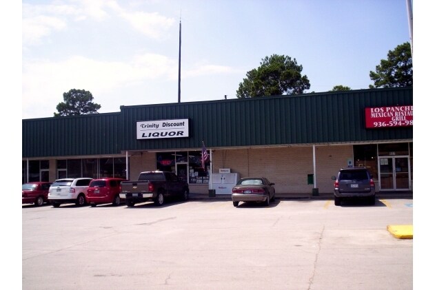 More Photos Of 704 S Robb St, Trinity General Retail For Lease