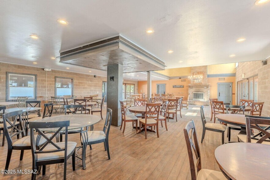 More Photos Of 3001 E Frontage Rd, Amado Restaurant For Lease