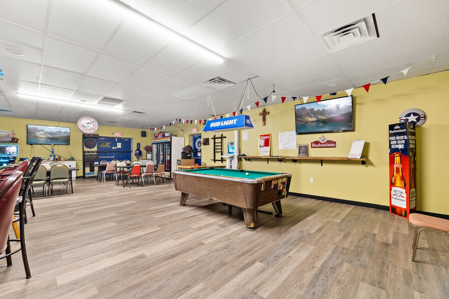 More Photos Of 2541 W Southcross Blvd, San Antonio General Retail For Lease