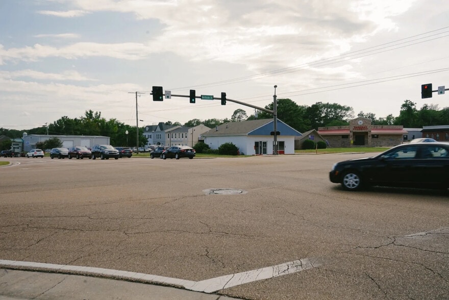 More Photos Of 150 E Northside Dr, Clinton General Retail For Sale