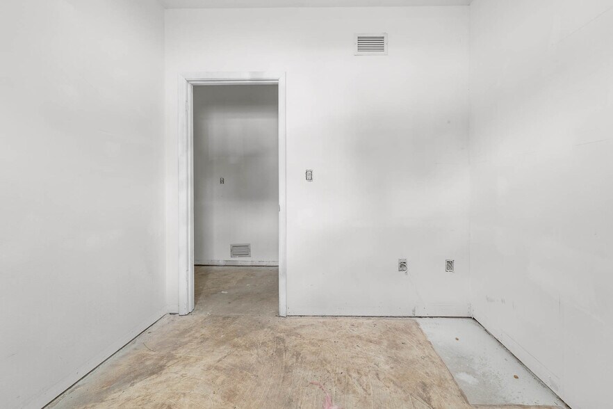 More Photos Of 2306 Lee Rd, Winter Park Medical For Lease