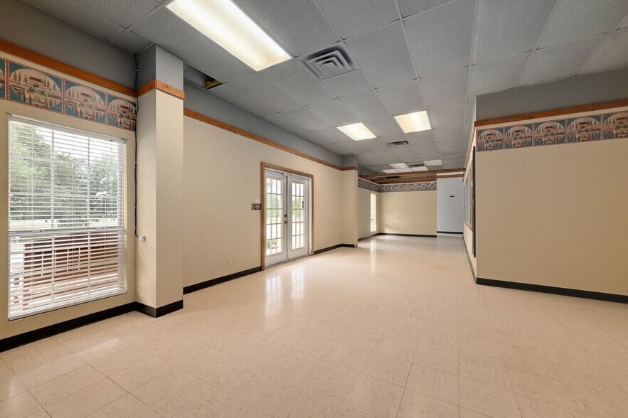 More Photos Of 5916 Hwy 290 West, Dripping Springs Light Manufacturing For Sale