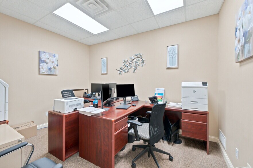 More Photos Of 9109 Stellhorn Crossing Blvd, Fort Wayne Office For Lease