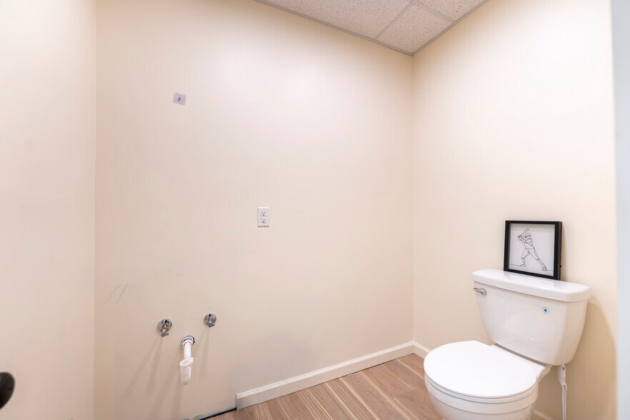 More Photos Of 400 Jefferson Ave, Washington Medical For Lease