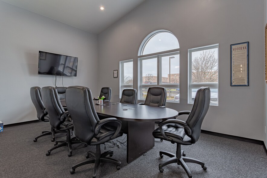 More Photos Of 1021-1041 Bonaventure Dr, Elk Grove Village Medical For Sale