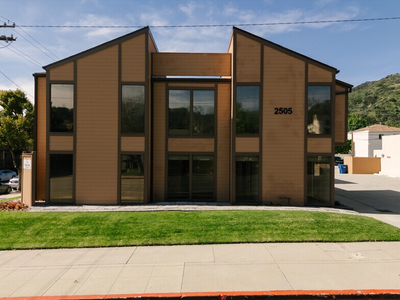 More Photos Of 2505 Canada Blvd, Glendale Office For Lease