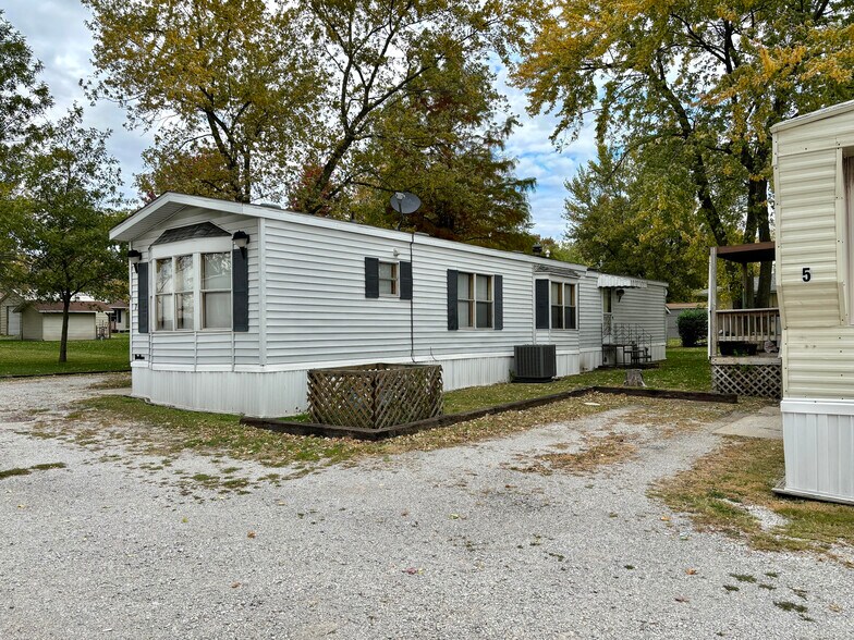More Photos Of 521 S Emmett St, Virden Manufactured Housing Mobile Home Park For Sale