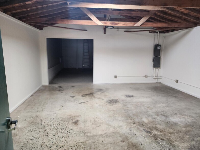 More Photos Of 106 Standard St, El Segundo Light Manufacturing For Lease