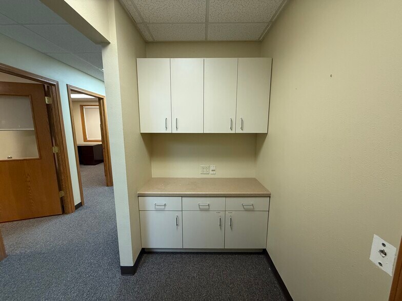 More Photos Of 1627 4th Ave W, Monroe Office For Lease