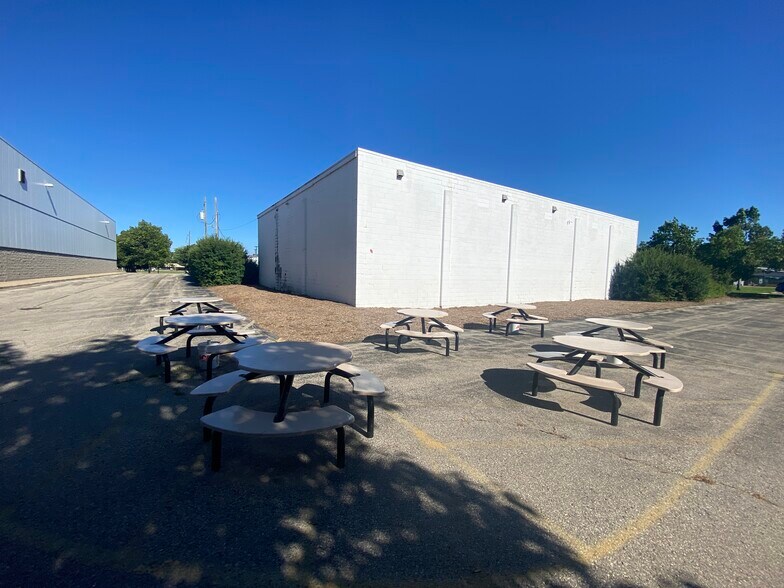 More Photos Of 100 Harbor Dr, Charlevoix Manufacturing For Lease