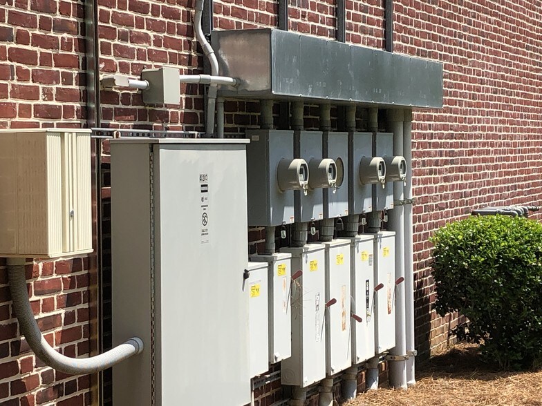 More Photos Of 430 Winkler Dr, Alpharetta Light Manufacturing For Sale