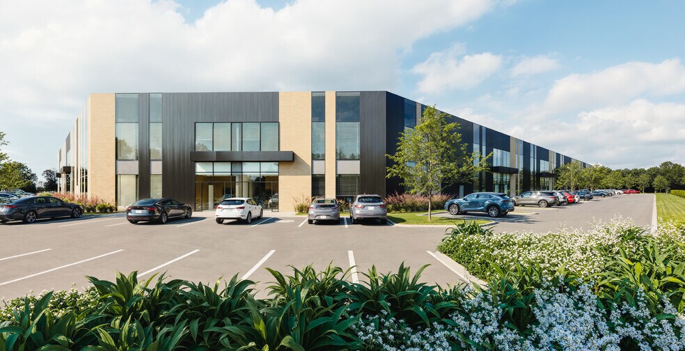 More Photos Of 3825 Boul De La Grande-Allée, Boisbriand Flex For Sale