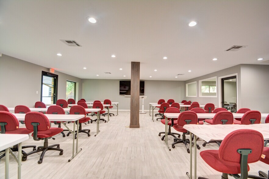 More Photos Of 26615 Oak Ridge Dr, The Woodlands Office For Lease