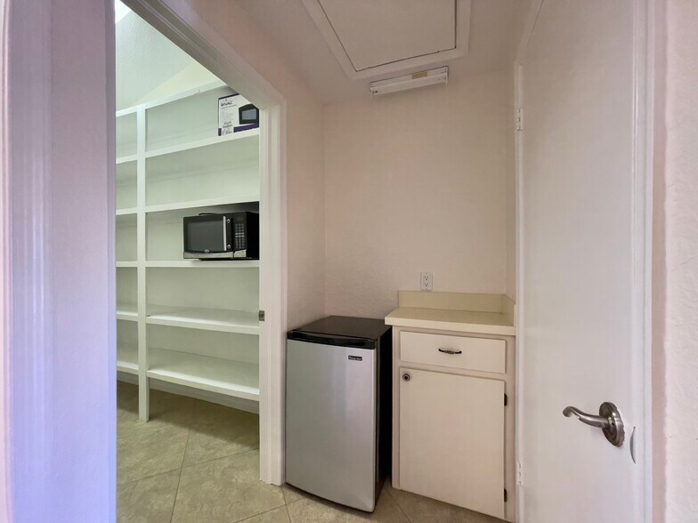 More Photos Of 312 S Old Dixie Hwy, Jupiter Office For Lease