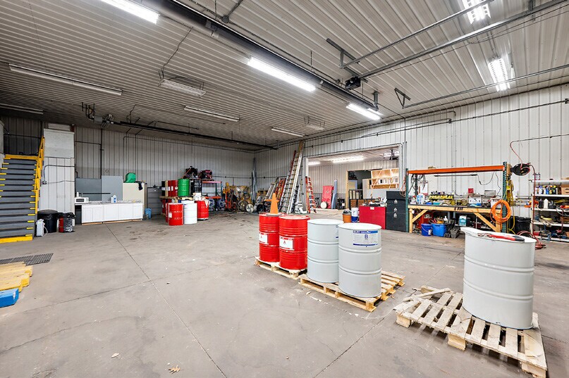 More Photos Of 3319-3331 Dove Rd, Port Huron Warehouse For Sale