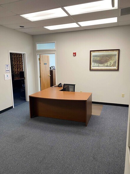 More Photos Of 4176 Canal St, New Orleans Office For Sale