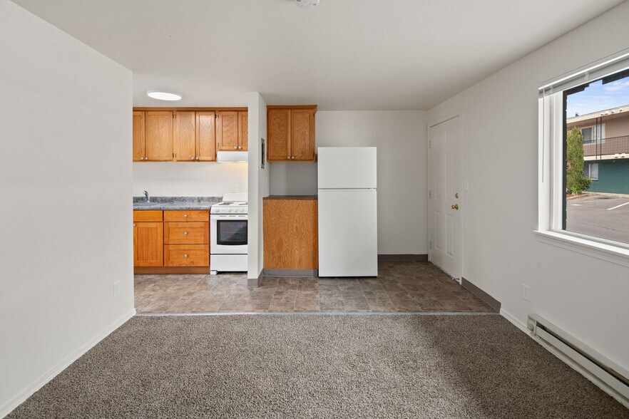 More Photos Of 812 10th St NE, Auburn Apartments For Sale