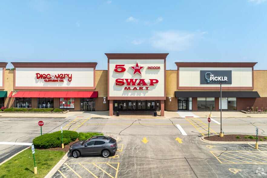 More Photos Of 202-300 W North Ave, Villa Park Unknown For Lease