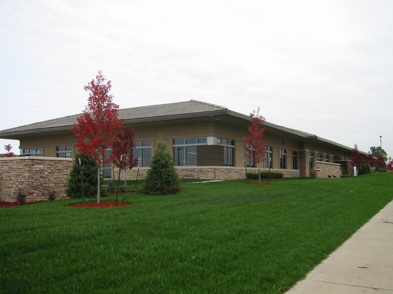 More Photos Of 14241-14257 Metcalf Ave, Overland Park Medical For Lease