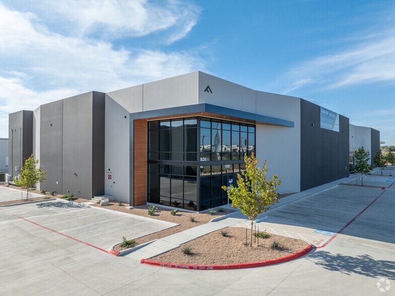 More Photos Of Hero Way West, Leander Unknown For Lease