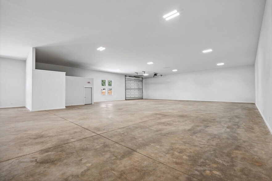 More Photos Of 158 Innovation Dr, Statesville Unknown For Lease