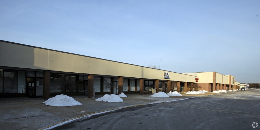 More Photos Of 9222-9280 Watson Rd, Crestwood General Retail For Lease