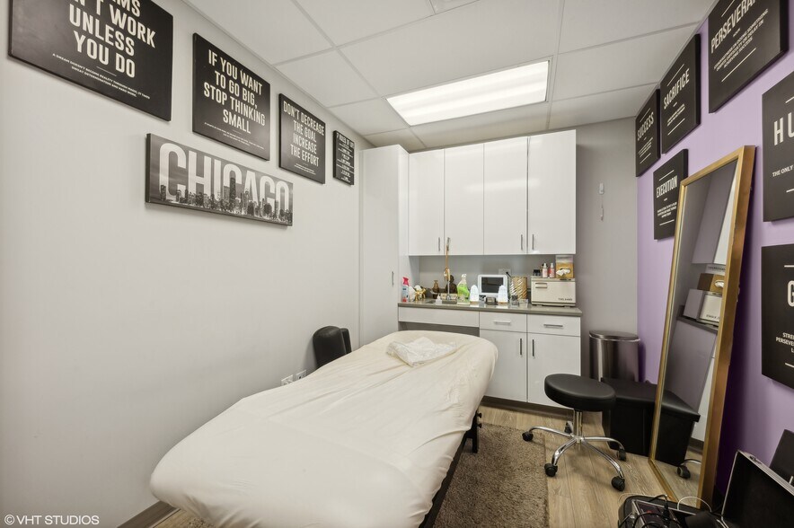 More Photos Of 2335 S Michigan Ave, Chicago Medical For Lease