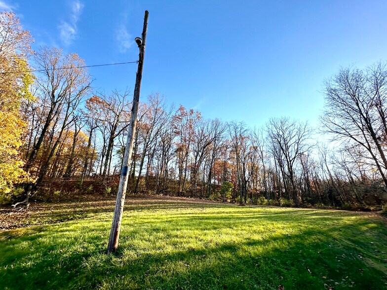 More Photos Of 862 Iron Ridge Rd, Spring Grove Apartments For Sale