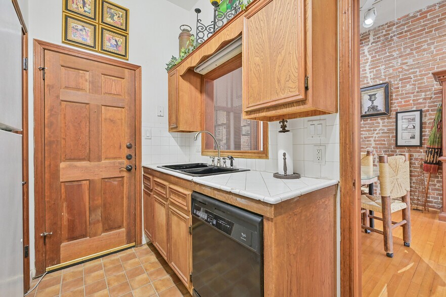More Photos Of 217 23rd St, Galveston Apartments For Sale