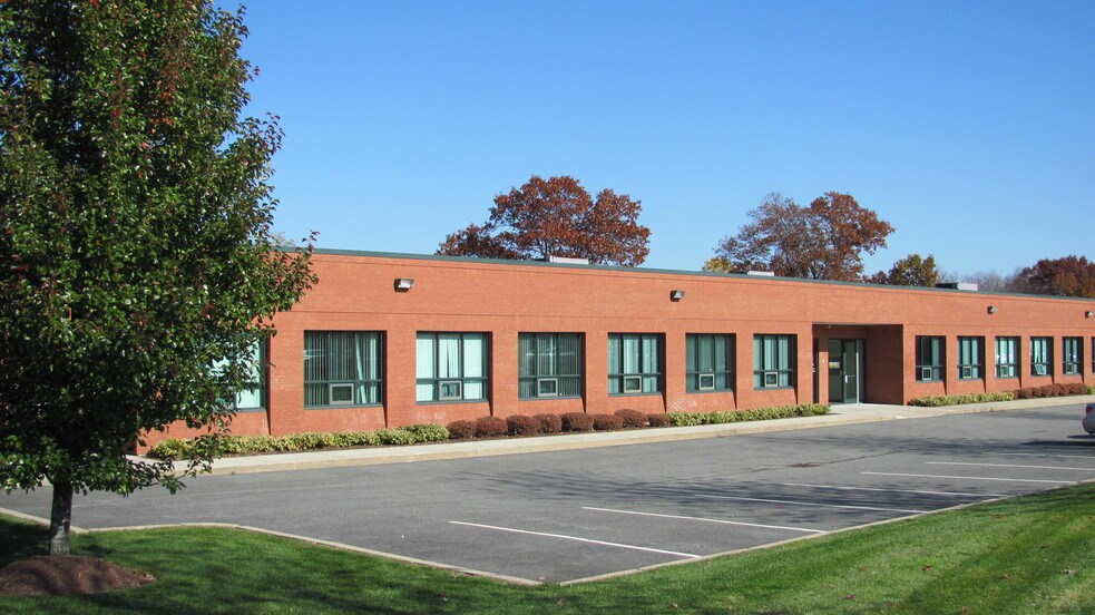 More Photos Of 24 Albion Rd, Lincoln Unknown For Lease