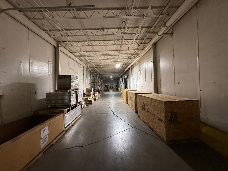 More Photos Of 9801 Airport Dr, Fort Wayne Refrigeration Cold Storage For Lease