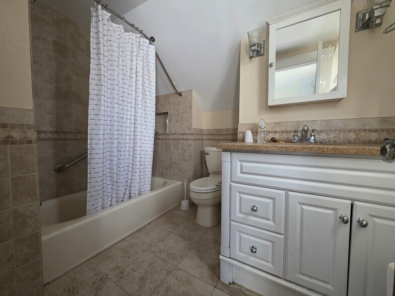 More Photos Of 420 Townline Rd, Hauppauge Office For Sale