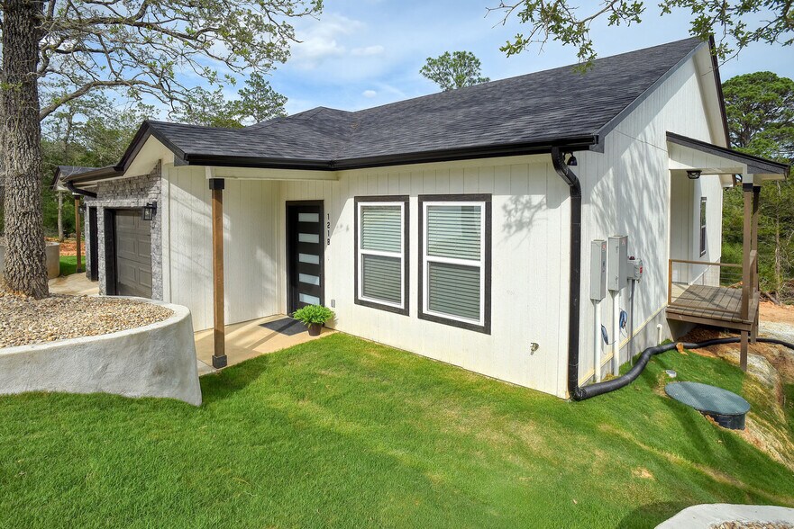 More Photos Of , Bastrop Specialty For Sale